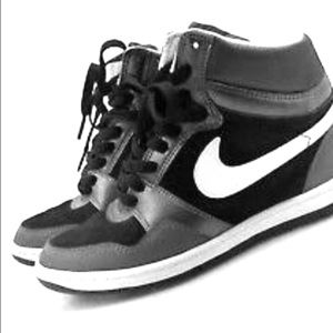 Nike Force Sky High Women's Sneakers.